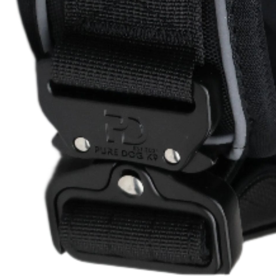 Black dog comfort harness with adjustable side strap and metal buckle