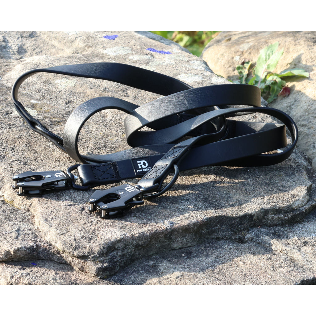 Black multifunctional dog lead with double-ended metal clips