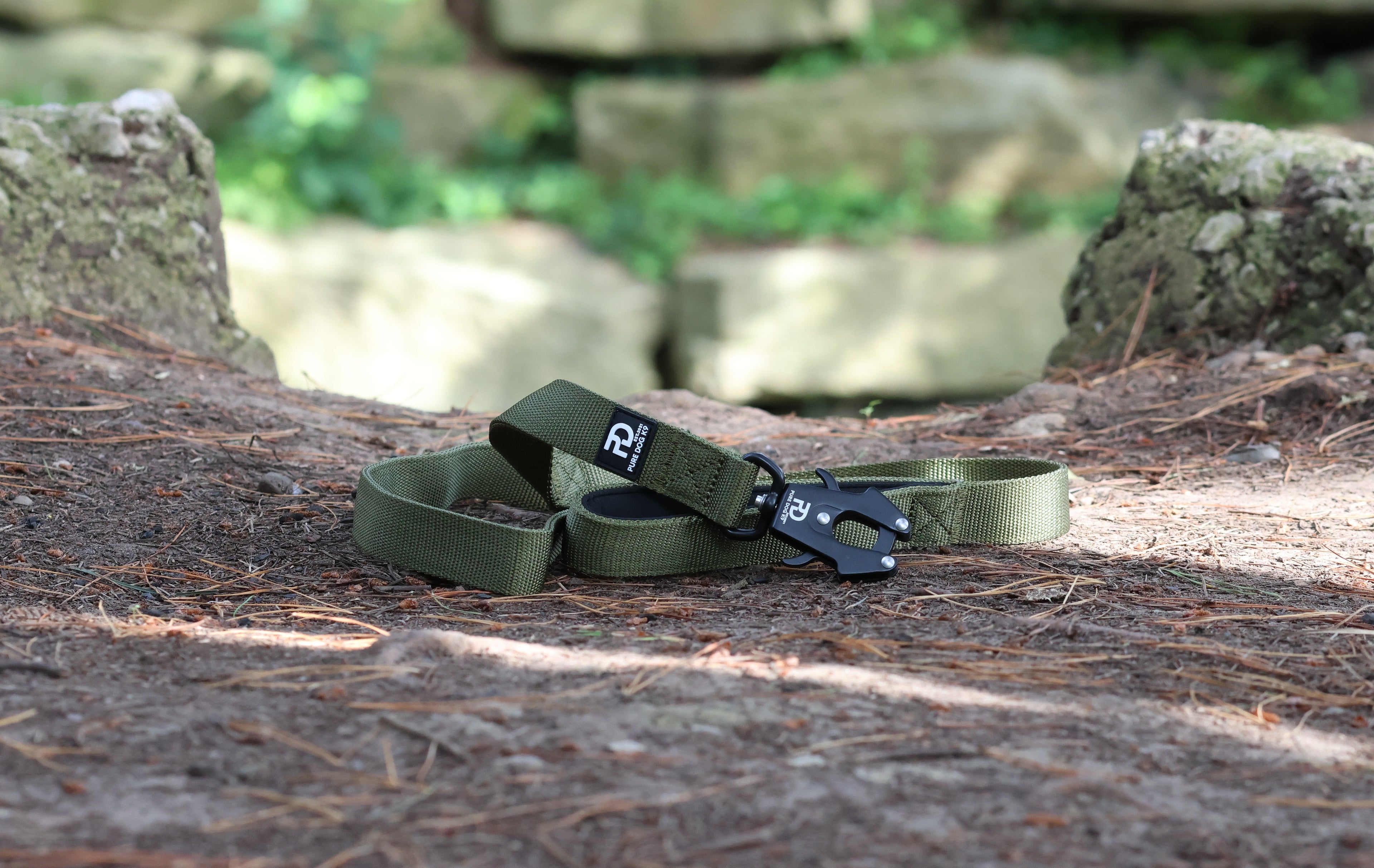Olive sport dog leash with metal snap clip and woven strap