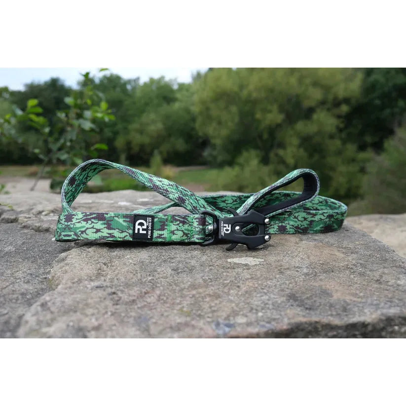 Green camo dog sport lead with black quick-clip on end