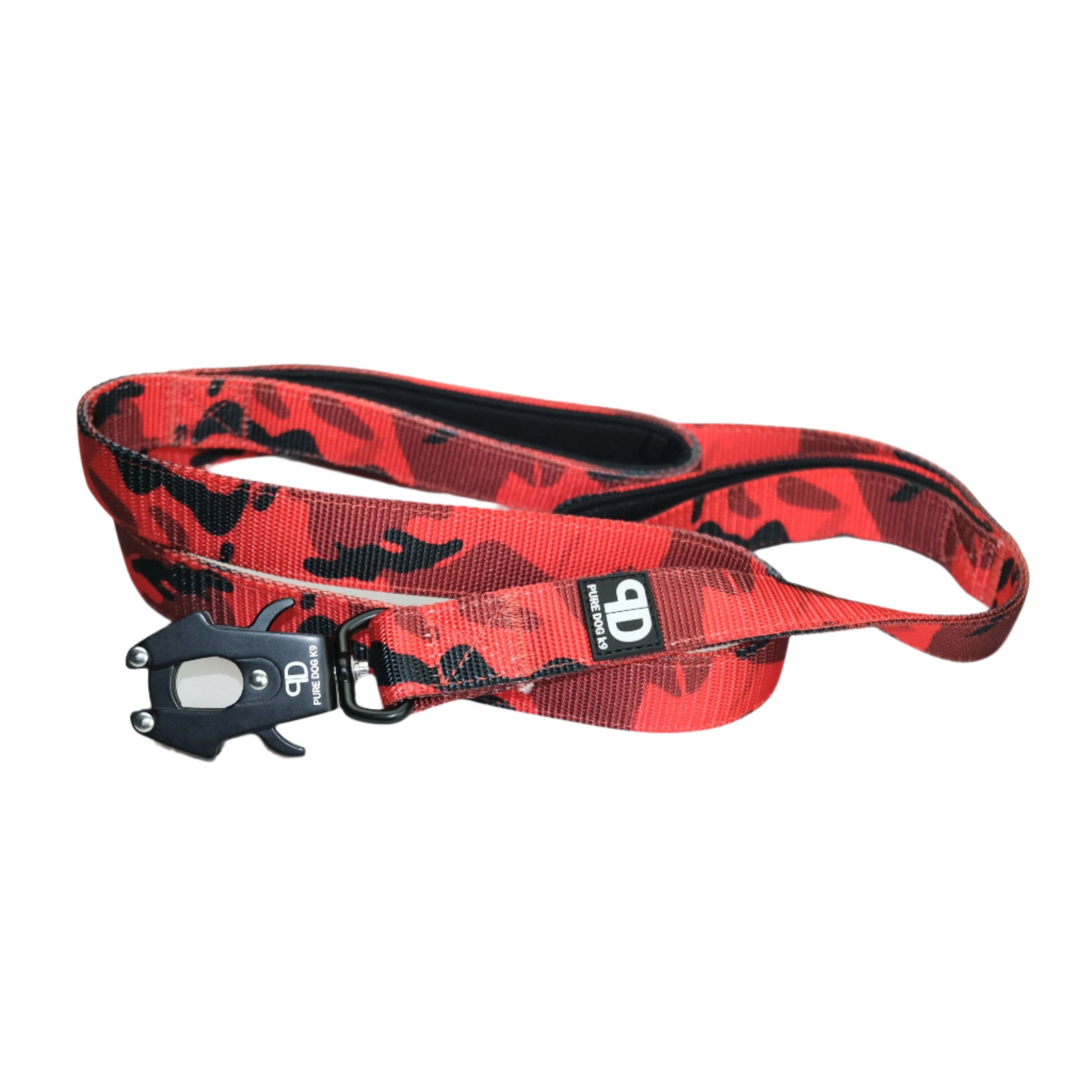 Red camo dog sport lead with black handle and metal clasp hardware